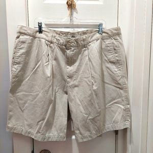 Dockers mens shorts Beige relaxed fit Size 42